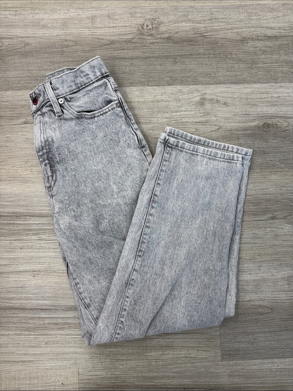 Universal Thread Women's Light Gray Stonewash Straight Leg Jeans
